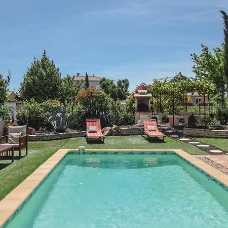 Ferienhaus Three-bedroom Holiday In Servian