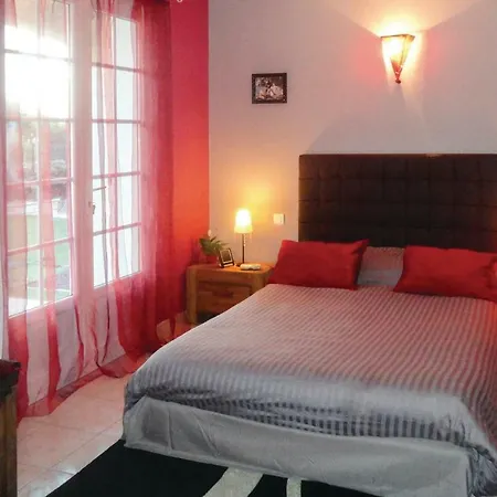 Ferienhaus Three-bedroom Holiday In Servian