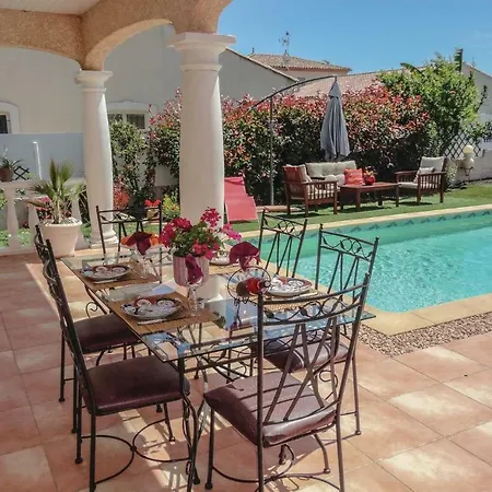 Three-bedroom Holiday In Ferienhaus *