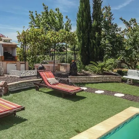 Three-bedroom Holiday In Ferienhaus Servian