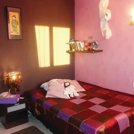 Three-bedroom Holiday In * Servian